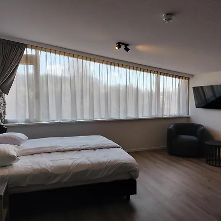 Blom Studio's 3* 希勒霍姆